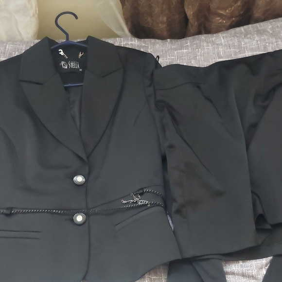 Women Suit - Picture 11 of 14